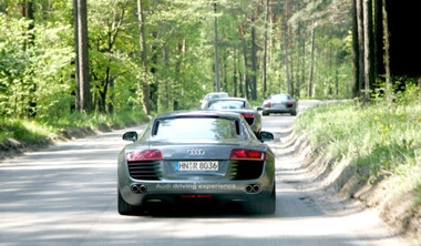  hoành tráng đoàn quân audi r8 - 2