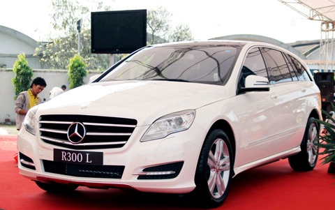  mercedes r300l 2011 xuất hiện tại sài gòn - 1