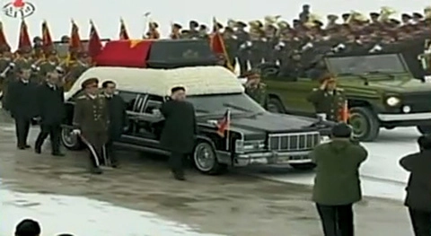  mercedes thế hệ mới trong tang lễ chủ tịch kim jong-il - 2