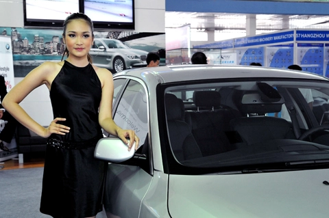  người đẹp tại autoexpo 2009 - 3