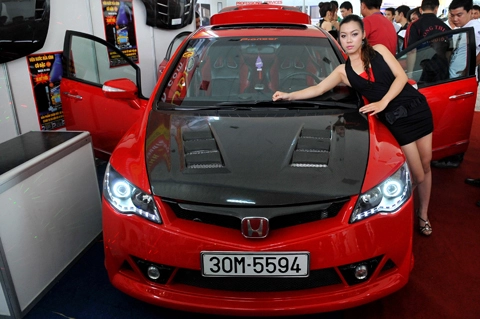  người đẹp tại autoexpo 2009 - 13