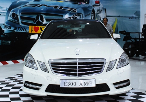  phong cách thể thao trên mercedes e300 amg - 2