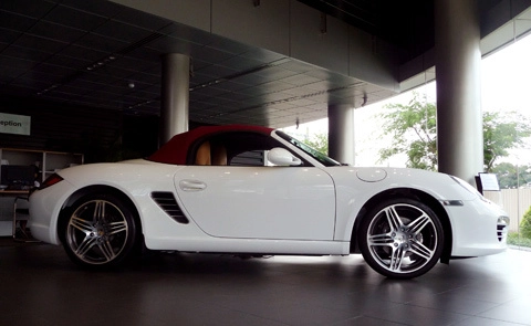  porsche boxster 2010 đầu tiên cập cảng sài gòn - 2