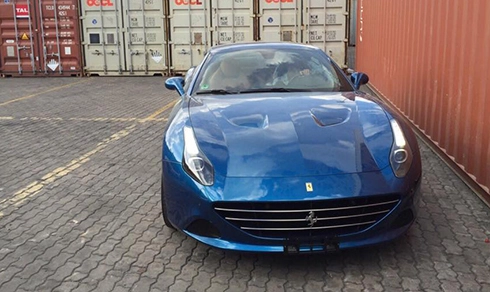  siêu xe ferrari california t 2015 đầu tiên về việt nam - 1