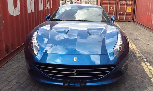  siêu xe mui trần ferrari california t 2015 đầu tiên về việt nam - 1