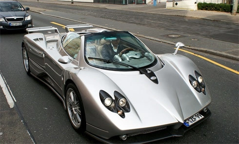  siêu xe zonda f roadster trên đường phố frankfurt - 1