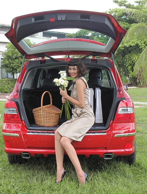  thanh hằng tươi tắn bên mercedes glk - 6