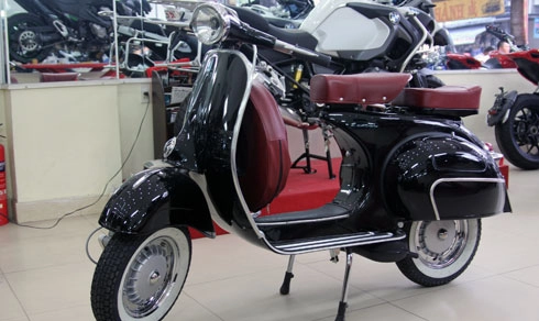  vespa vbb standard 50 năm tuổi bắt mắt ở sài gòn - 1