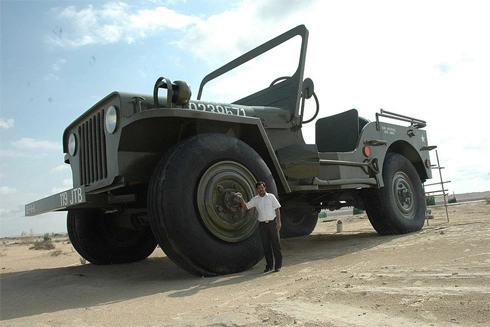  xe off-road khủng trong bảo tàng ở abu dhabi - 1