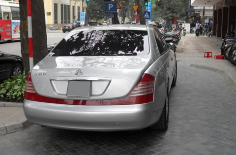  xe siêu sang maybach 57 xuất hiện trên phố hà nội - 2