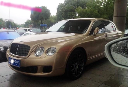  bentley flying spur tự cháy rụi - 7