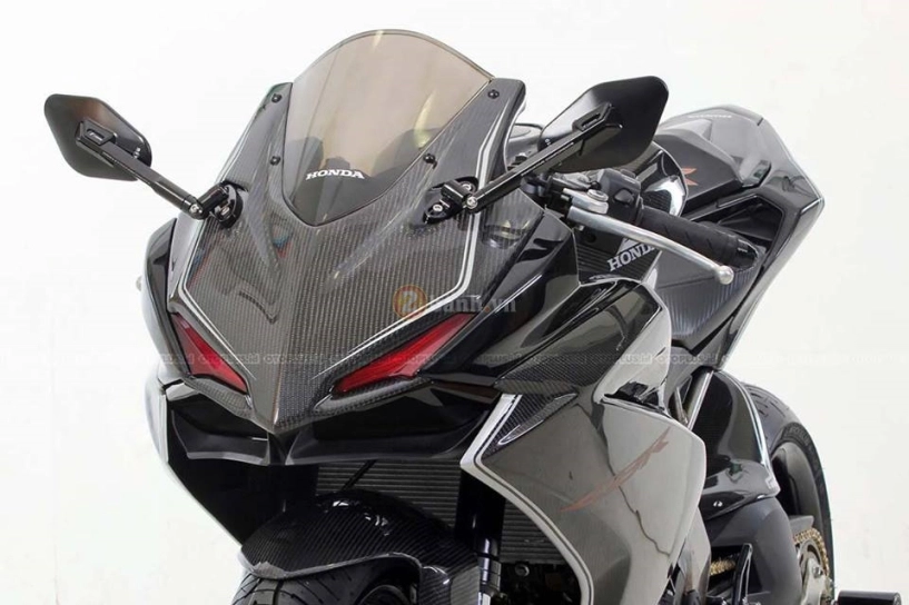 Chi tiết bản độ chính hãng của chiếc honda cbr250rr 2017 full carbon - 3