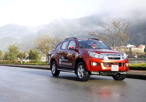  d-max 2015 - dòng bán tải đa dụng mới của isuzu - 1