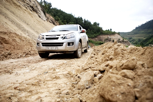  d-max 2015 - dòng bán tải đa dụng mới của isuzu - 8