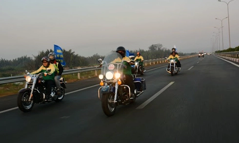  dàn môtô diễu hành trên đường cao tốc hiện đại nhất việt nam - 9