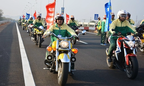  dàn môtô diễu hành trên đường cao tốc hiện đại nhất việt nam - 11