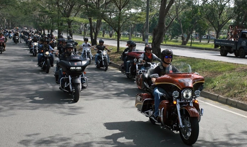  hàng trăm môtô diễu hành trong ngày hội việt nam bikeweek - 3