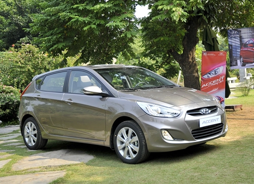  hyundai accent 5 cửa giá 569 triệu đồng - 1