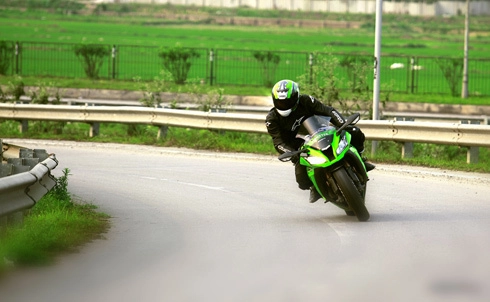  kawasaki zx-10r - tuyệt tác của tốc độ - 2