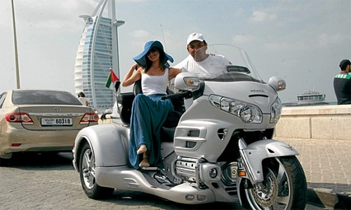  môtô hàng khủng cho thuê chỉ có ở dubai - 1