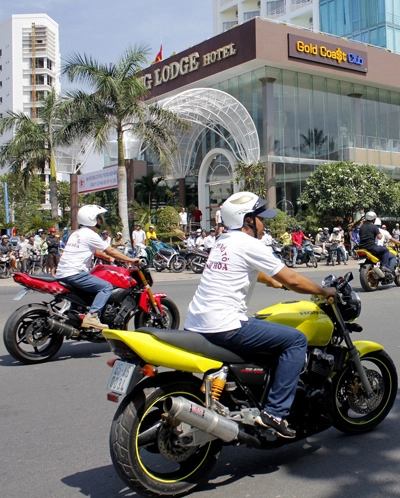  môtô khủng diễu hành ở nha trang - 7