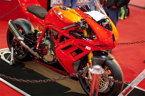  môtô và người đẹp ở london motorcycle show - 8