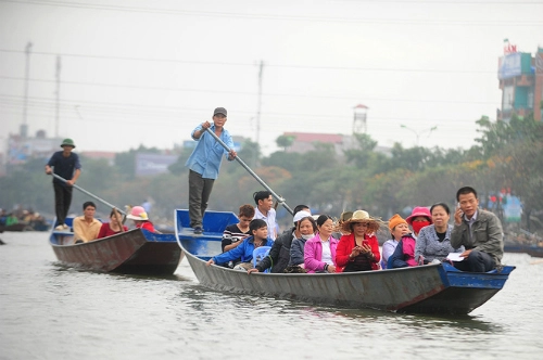 Phí tham quan chùa hương tăng 50 trong năm mới - 1