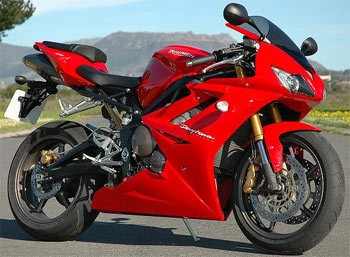  triumph daytona 675 - môtô của năm 2006 - 1