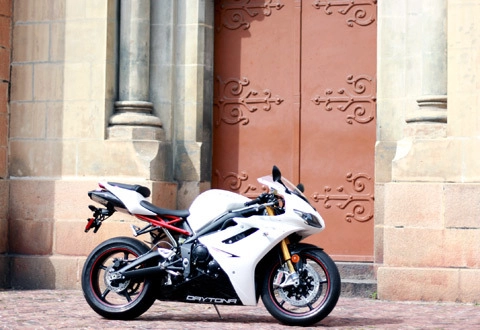  triumph daytona 675r 2012 đầu tiên tại việt nam - 1