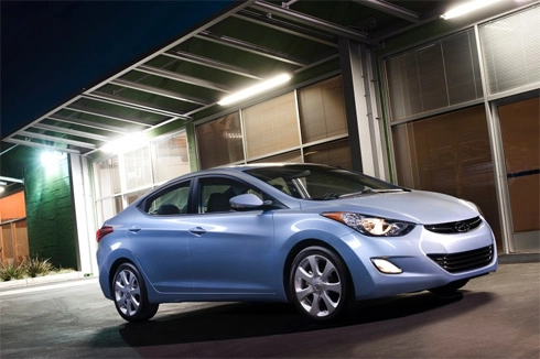  túi khí hyundai elantra bị nghi cắt đứt tai tài xế - 1