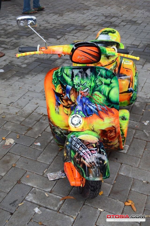  vespa hulk - phong cách người khổng lồ xanh - 1