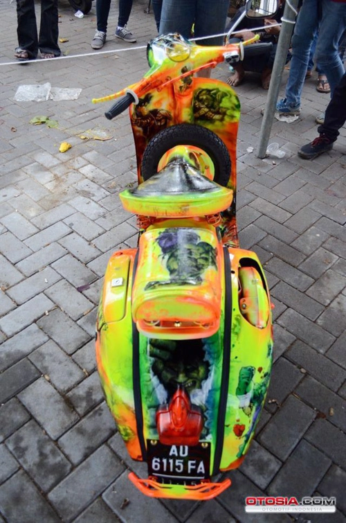  vespa hulk - phong cách người khổng lồ xanh - 2