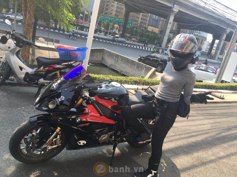 Xao xuyến với cô gái chạy bmw s1000rr trên đất thái - 7