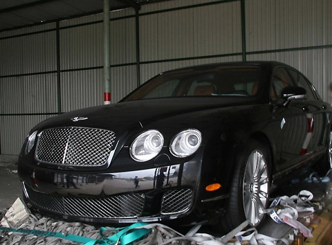  bentley flying spur speed đáp máy bay về việt nam - 1