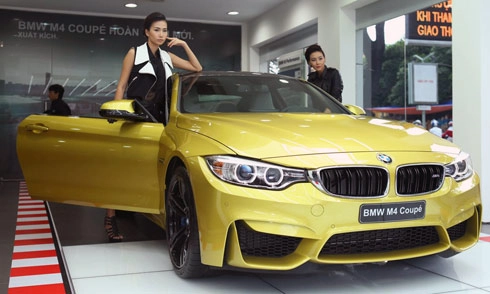  bmw m4 coupe có giá gần 4 tỷ đồng - 1