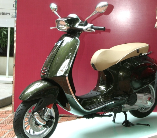  cặp đôi vespa thêm màu mới tại việt nam - 2