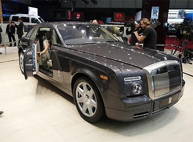  chưa sản xuất 200 chiếc phantom coupe đã được bán - 1