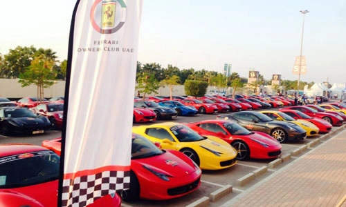  dàn siêu xe ferrari diễu hành ở abu dhabi - 7