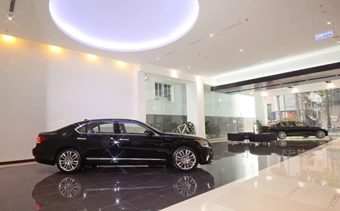  đẳng cấp showroom đầu tiên của lexus việt nam - 4