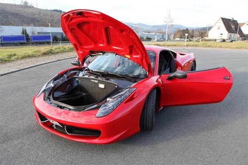  ferrari 458 bị triệu hồi vì cốp xe bị kẹt - 2