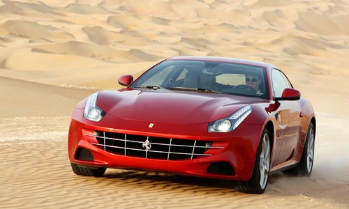  ferrari ff vẽ tranh nghệ thuật - 1