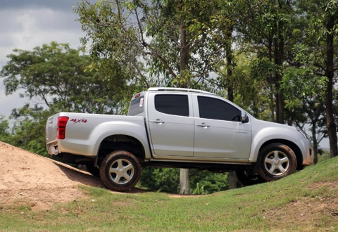  isuzu lột xác d-max 2013 - 2