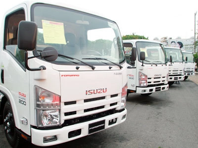  isuzu việt nam ra mắt xe tai new forward - 1