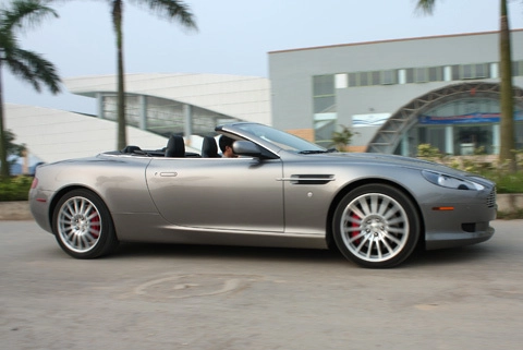  lướt phố hà nội cùng aston martin db9 mui trần - 1