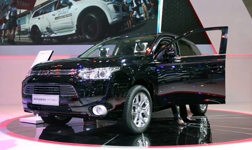  mitsubishi outlander phev - hybrid hàng hiếm tại việt nam - 1