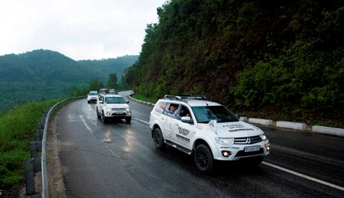  mitsubishi pajero sport đến miền trung nắng gió - 1