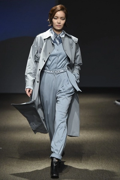  ngọc châu catwalk ở tuần thời trang seoul - 5