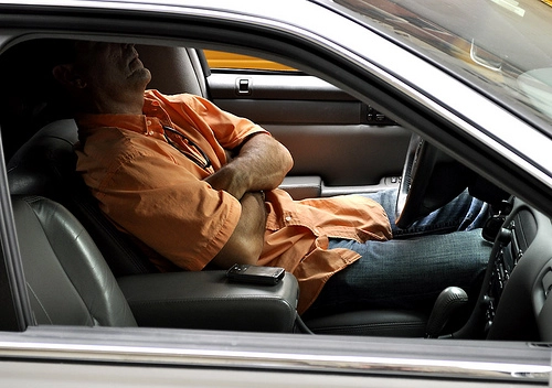  ngủ trong ôtô sao cho an toàn - 2
