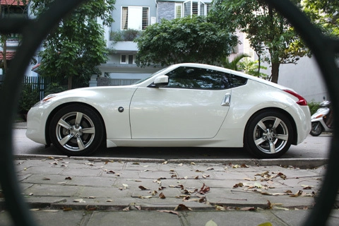  nissan 370z trên đường phố việt nam - 2