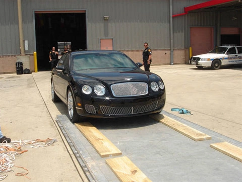  quy trình đưa bentley flying spur chống đạn lên máy bay - 2